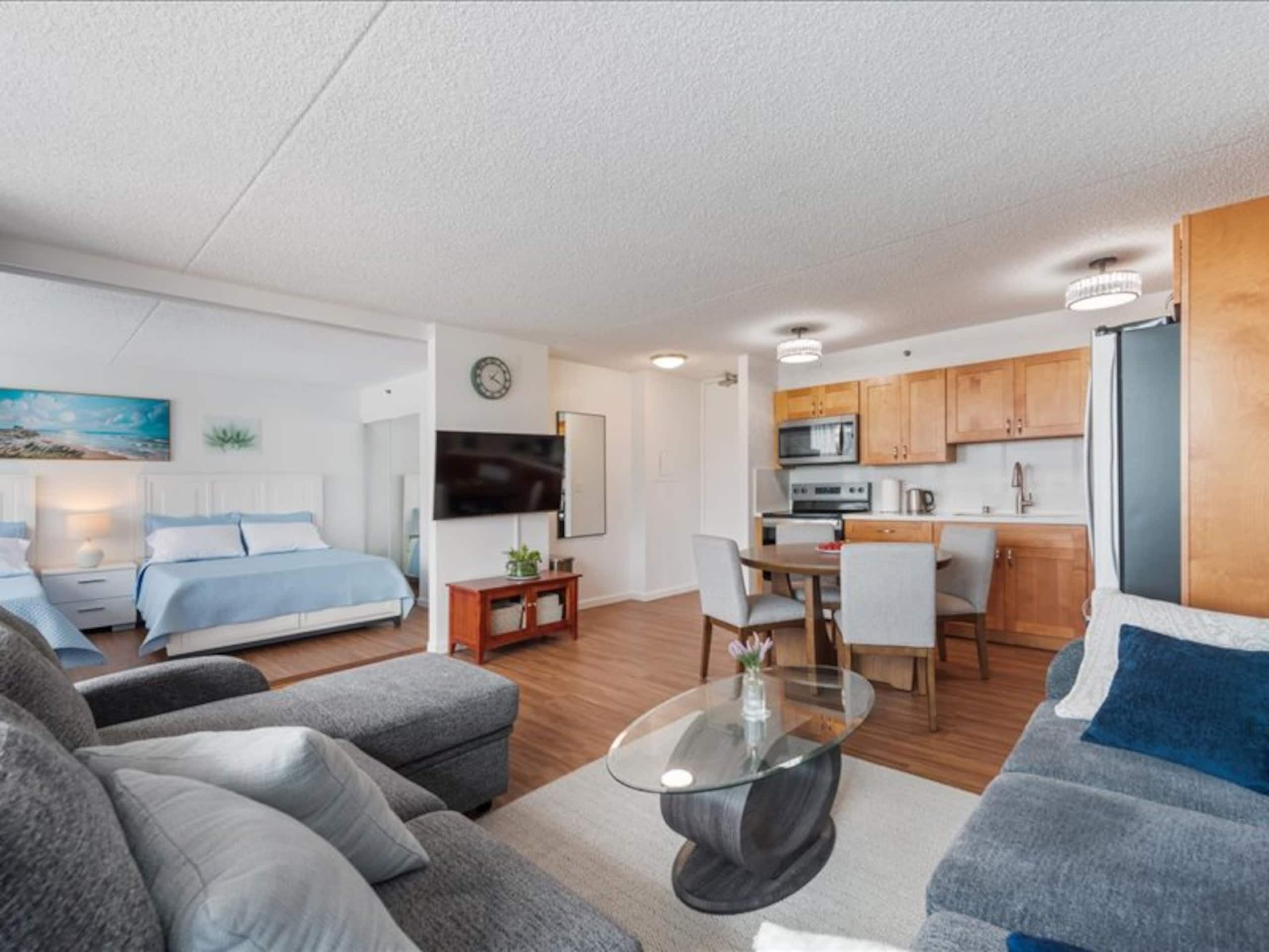 Hotel in Honolulu · ★4.85 · 1 bedroom · 3 beds · 1 private bath - Image 3
