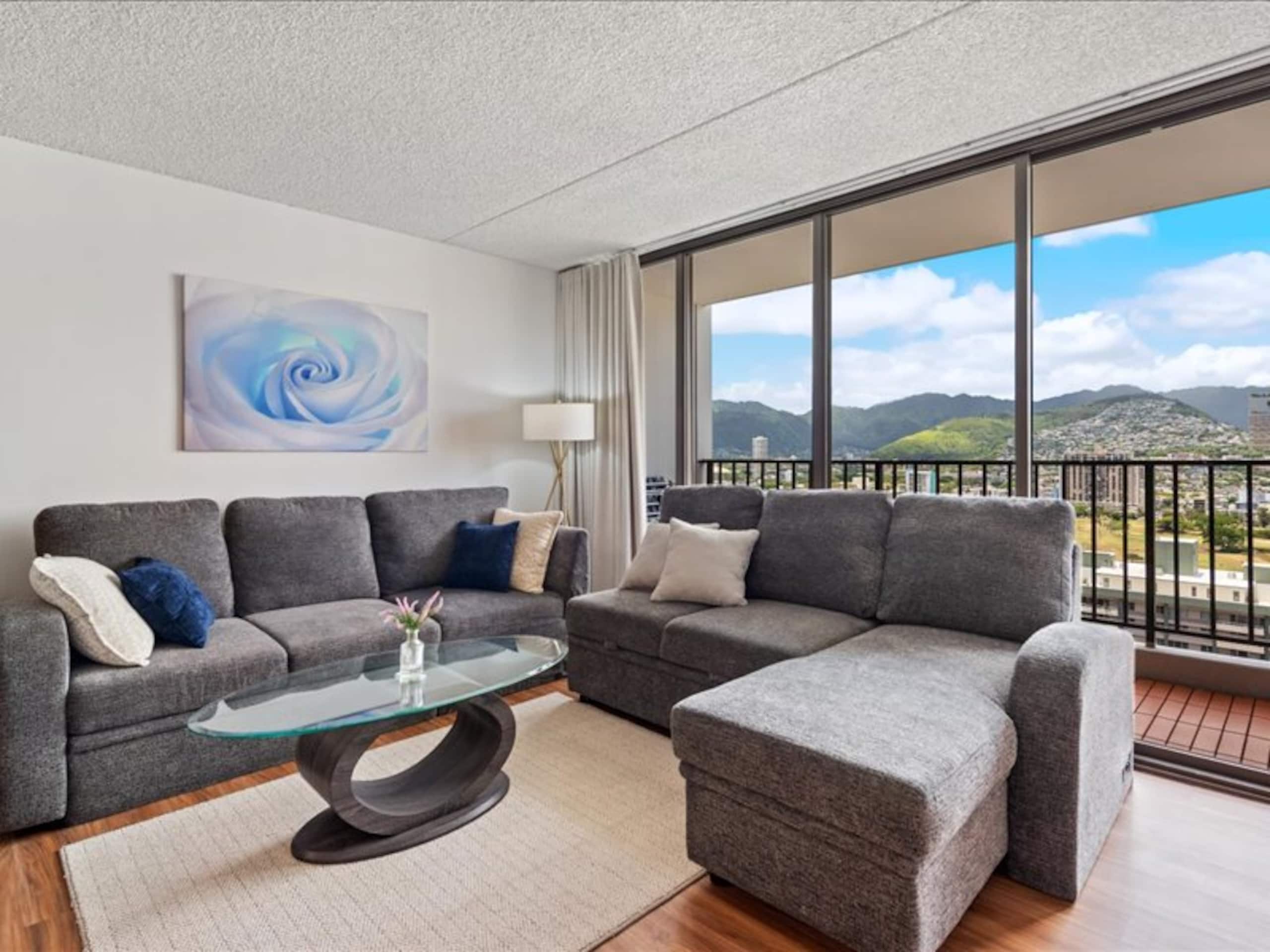 Hotel in Honolulu · ★4.85 · 1 bedroom · 3 beds · 1 private bath - Image 8