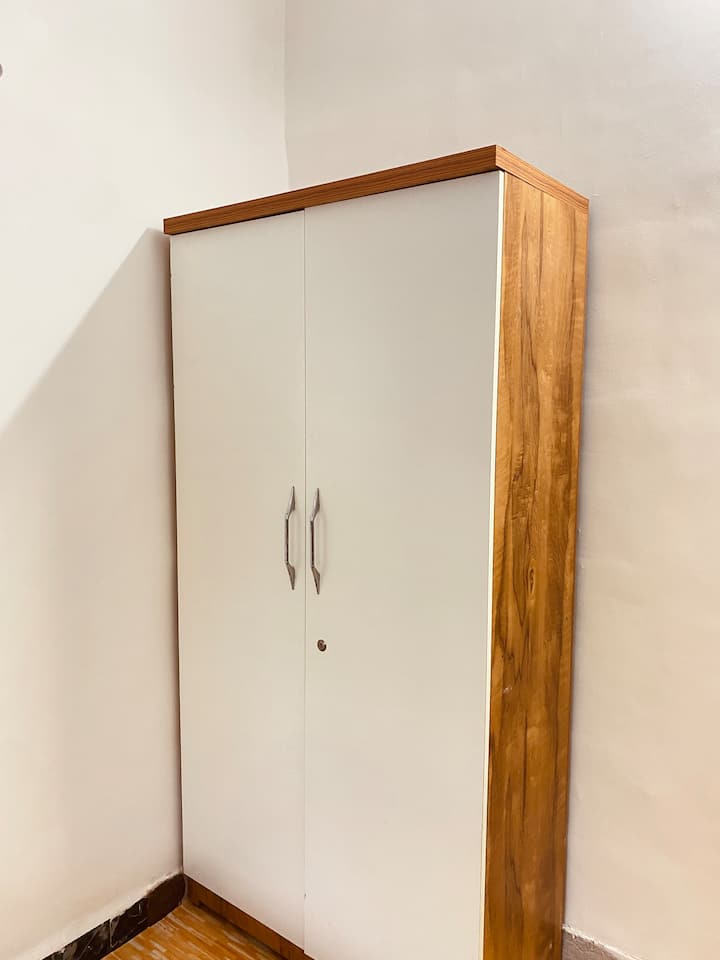 Bedroom 1 image 2