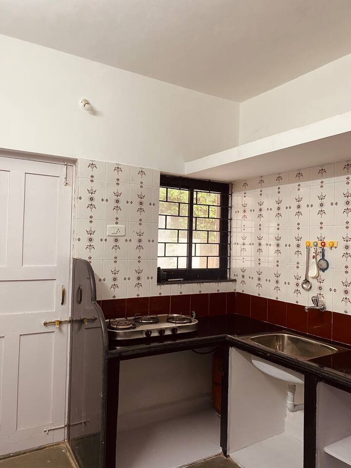 Full kitchen image 4