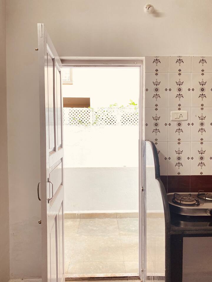 Full kitchen image 6