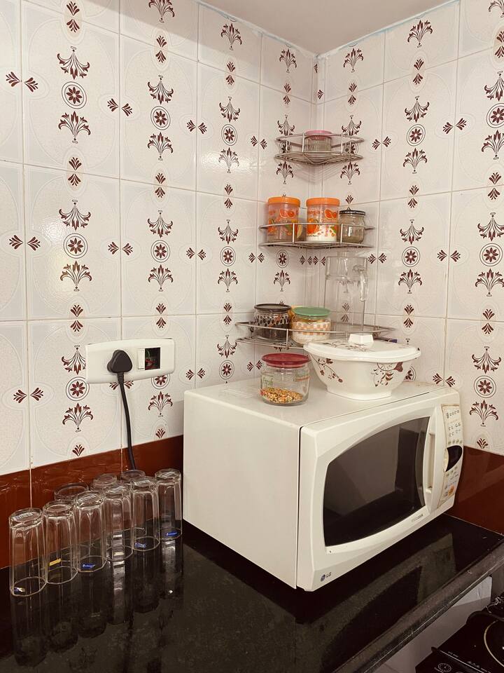 Full kitchen image 7