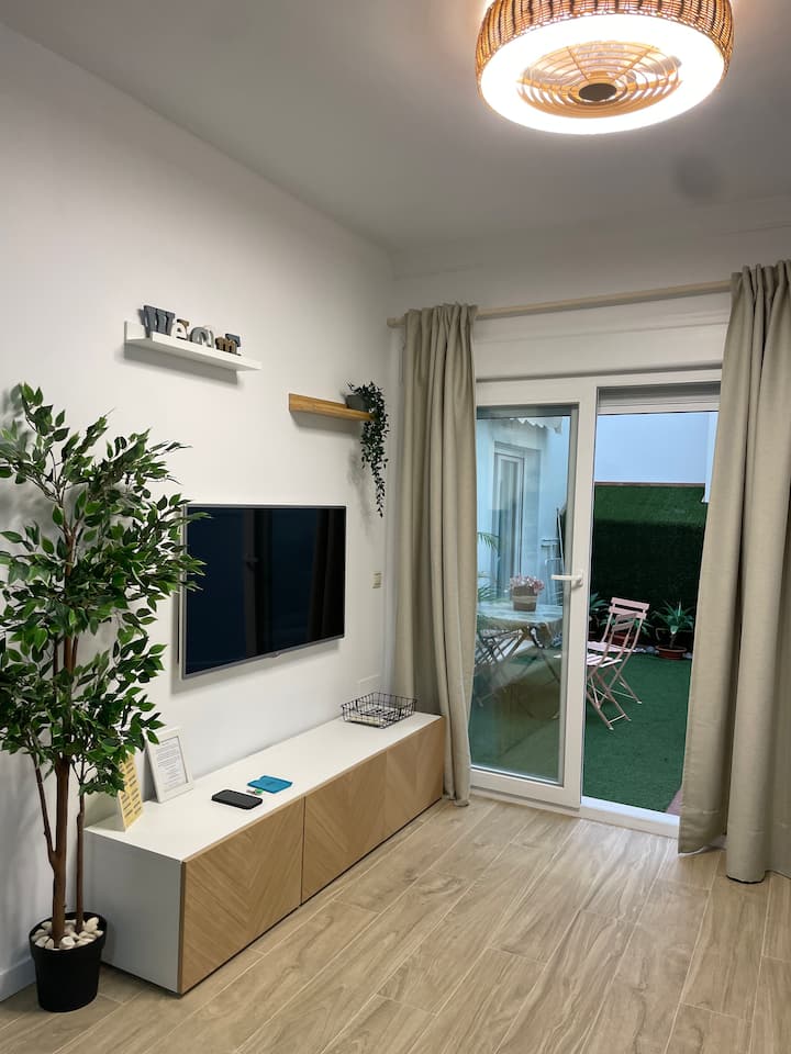 New Luxury Central Patio 2br Parking Ac - 