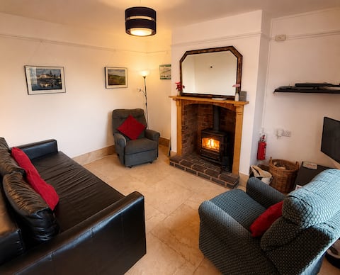 Successful Airbnb property: Lovely Riverside Cottage with Home Comforts in Malvern Hills