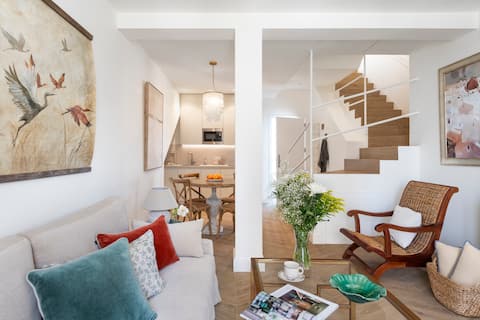 Anuncio de Airbnb popular: Capricho de San Jorge Penthouse en Triana Casco Antiguo