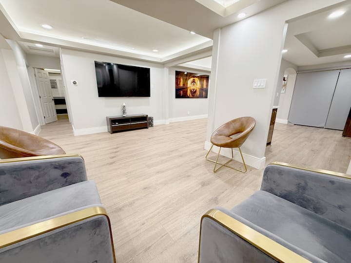 Sleep 20| 10 Beds Luxury Disneyland, Beaches Home - Seal Beach, CA