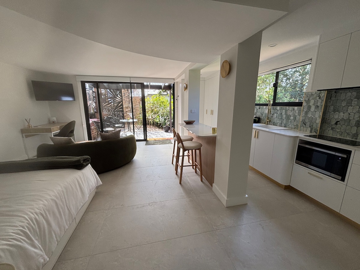 Successful Airbnb property: The Little House @ Avoca Beach in Avoca Beach