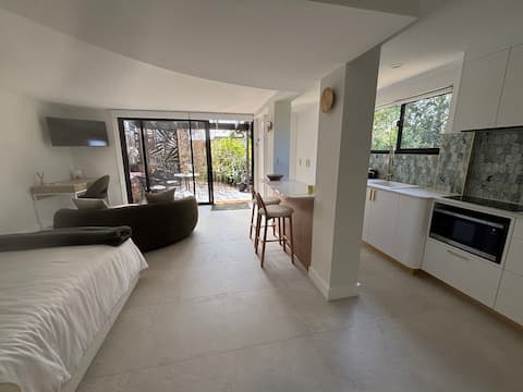 Successful Airbnb property: The Little House @ Avoca Beach in Avoca Beach