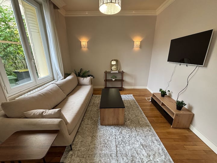 Grand Apt 90m2 Centre-ville + Parking Tout Inclus - 오를레앙