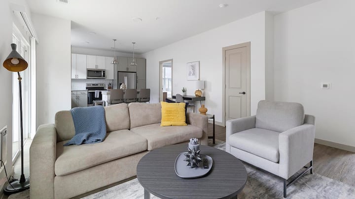 Landing | Modern 2bd, Clubhouse, Gym - Fort Worth, TX
