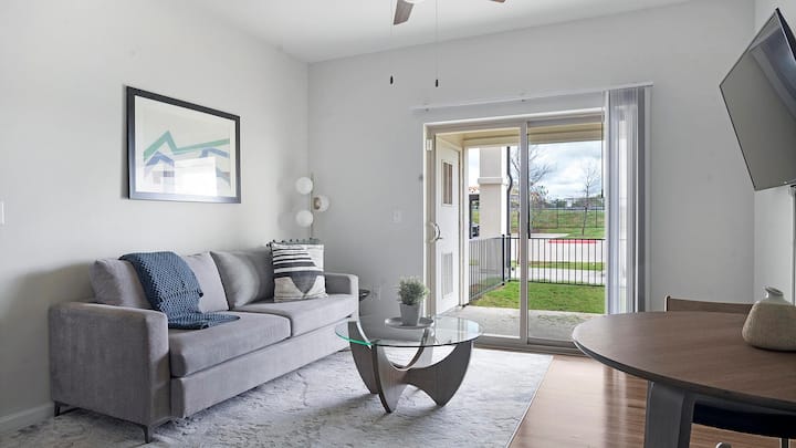 Landing | Chic 1bd, Pool, Clubhouse - Austin, TX