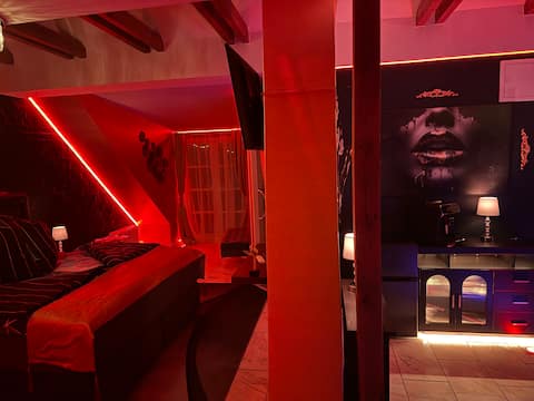 Top performing Airbnb: Starlight in Sternschanze