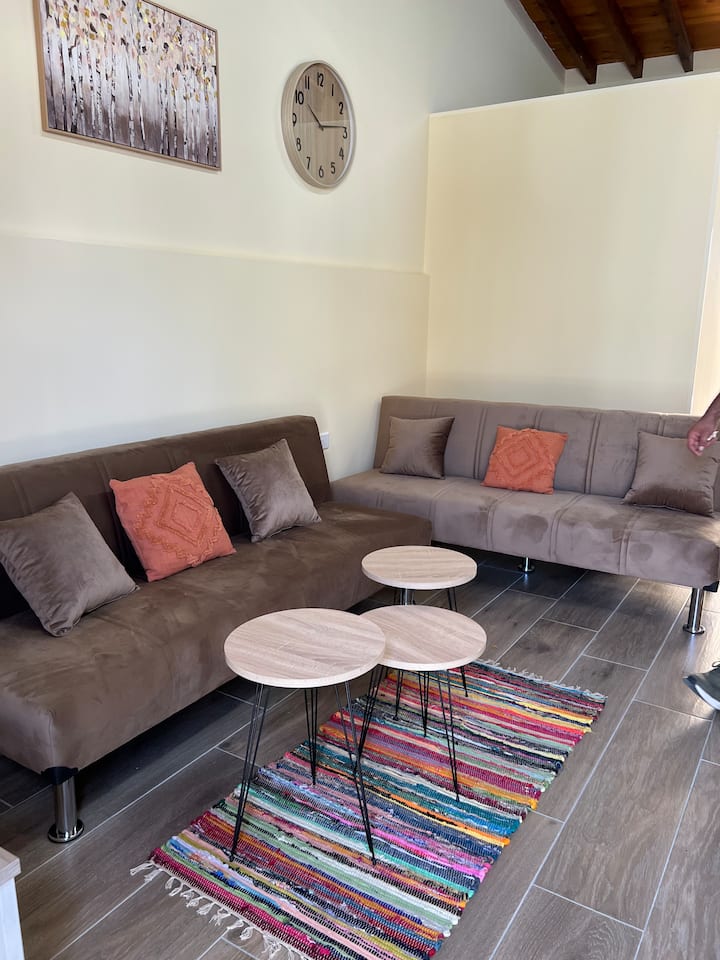 Kiti Square Cottage - Перволия