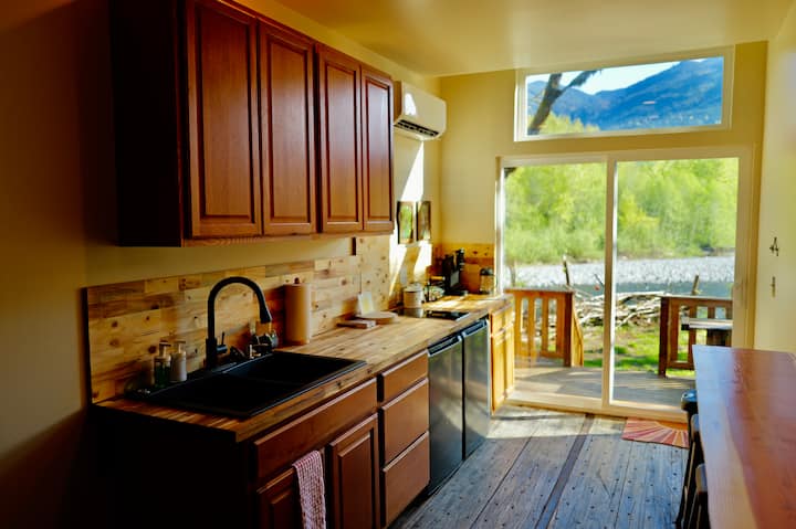 Cascade River 2bd Tiny House - Cyclone Lake, WA