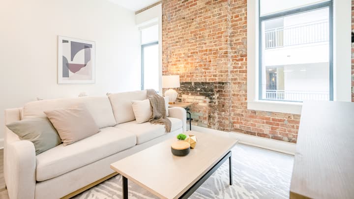 Landing | Stylish 1bd In Five Points South - Birmingham