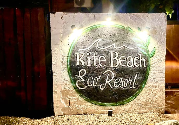 Janets Beach Club Property Management managed Airbnb listing 3