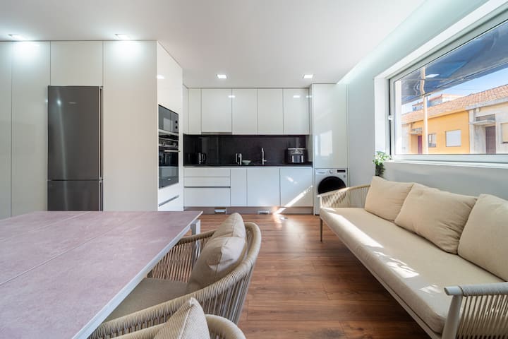Charmhost Gestao De Alojamentos managed Airbnb listing 2