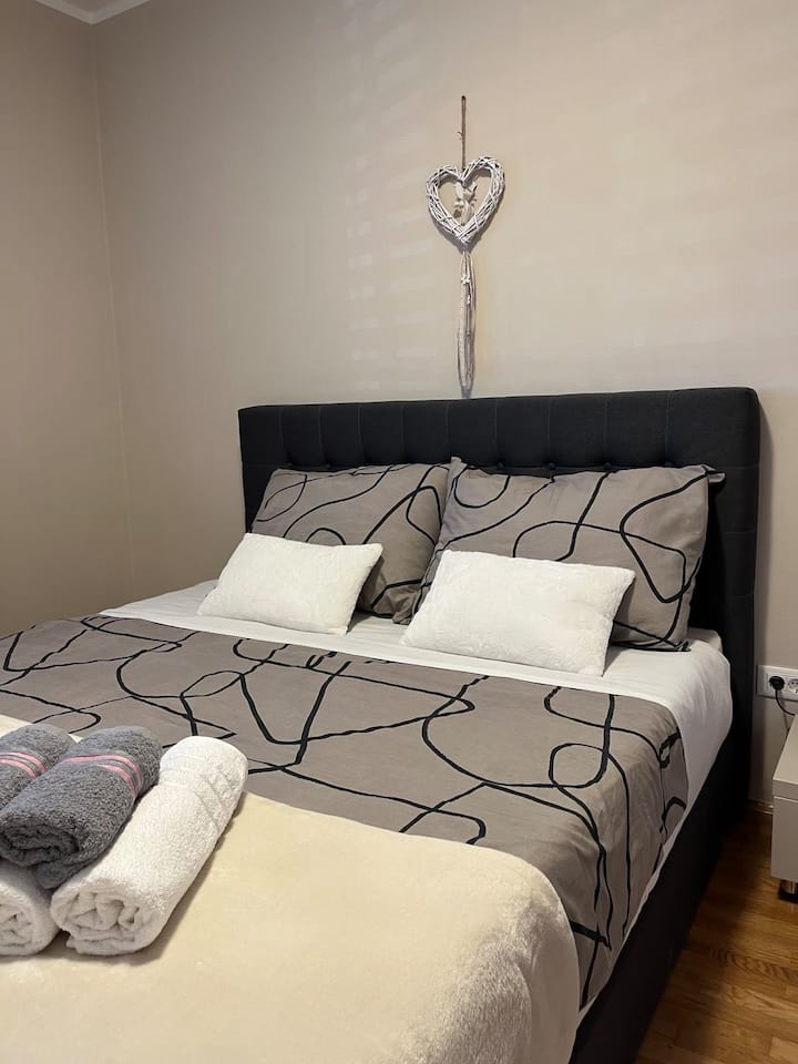 საძინებელი 1