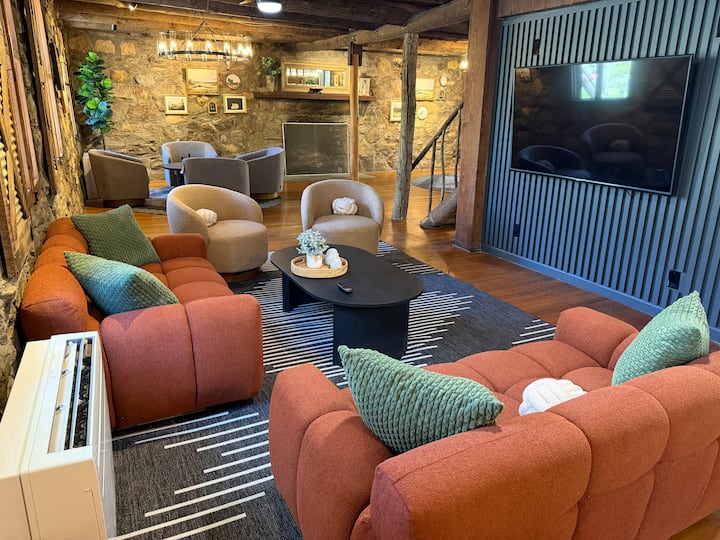 Updated Historic Lodge • Events • Family Gathering - Waynesville, NC