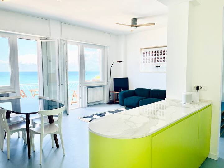 3 bedrooms waterfront flat