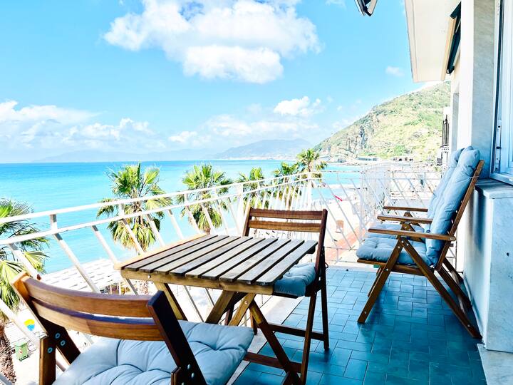 3 bedrooms waterfront flat