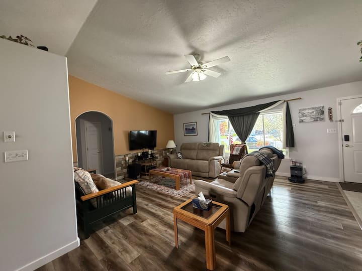 Greentree Estates House/lg Covered Patio/fireplace - Twin Falls, ID