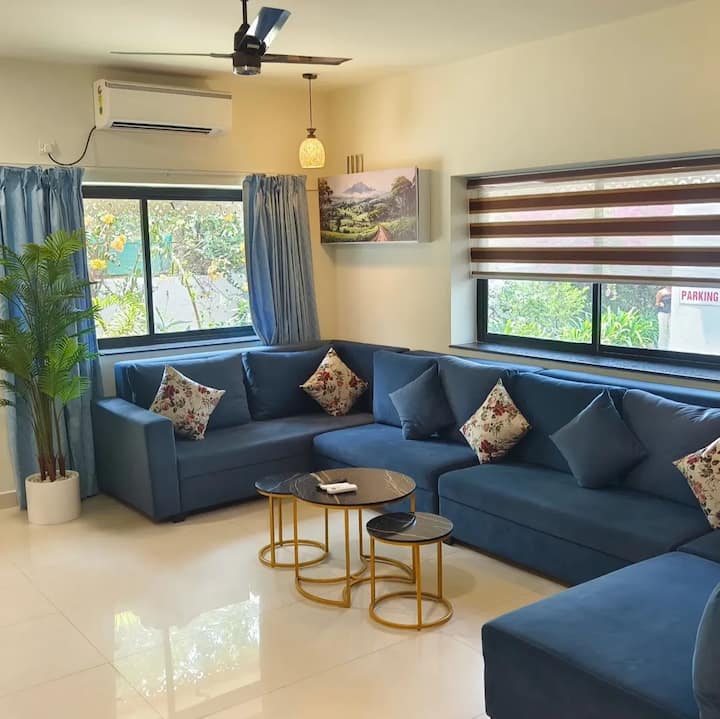 Living room image 3