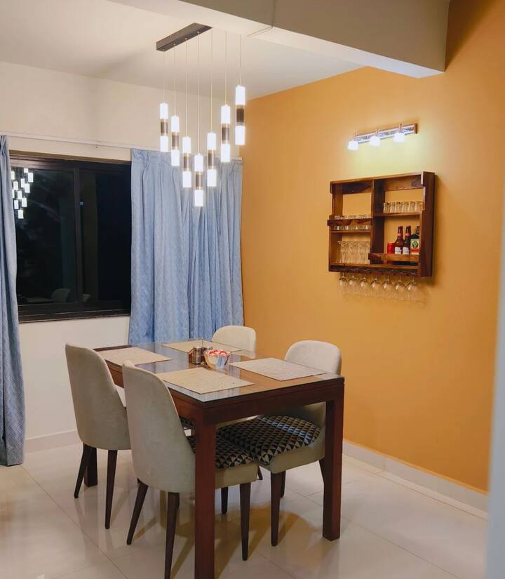 Dining area image 1