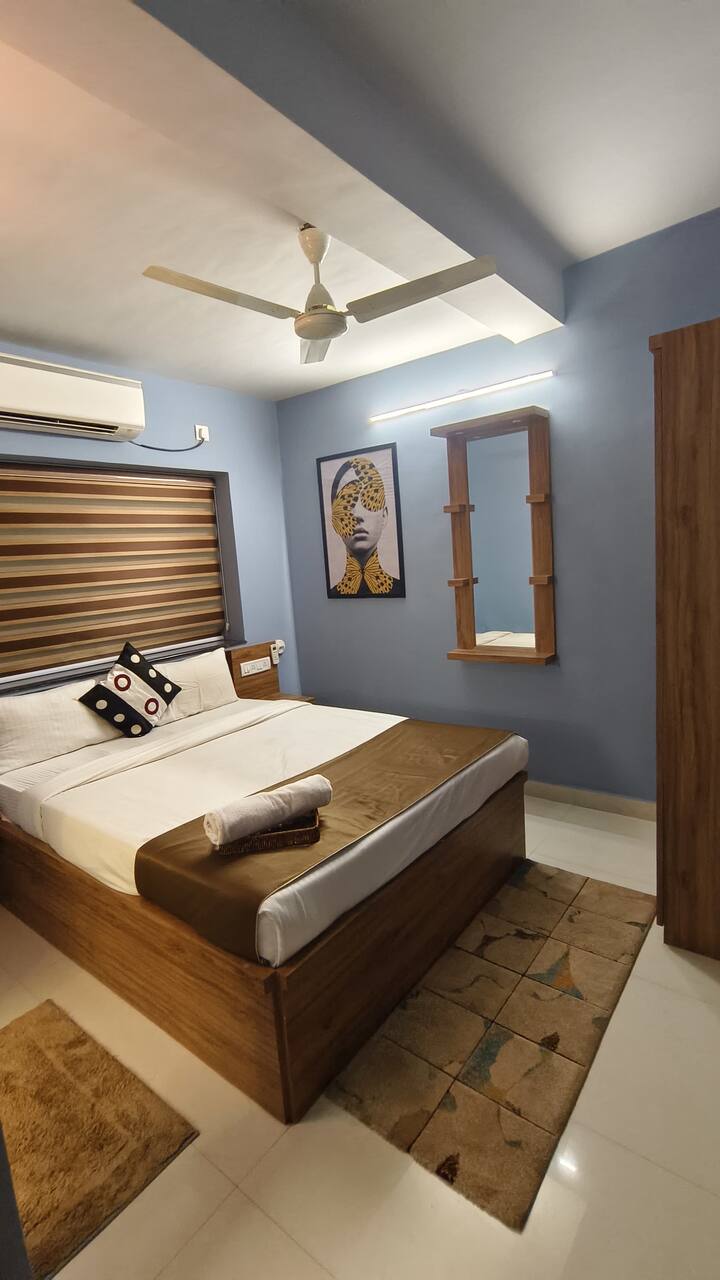 Bedroom 1 image 4