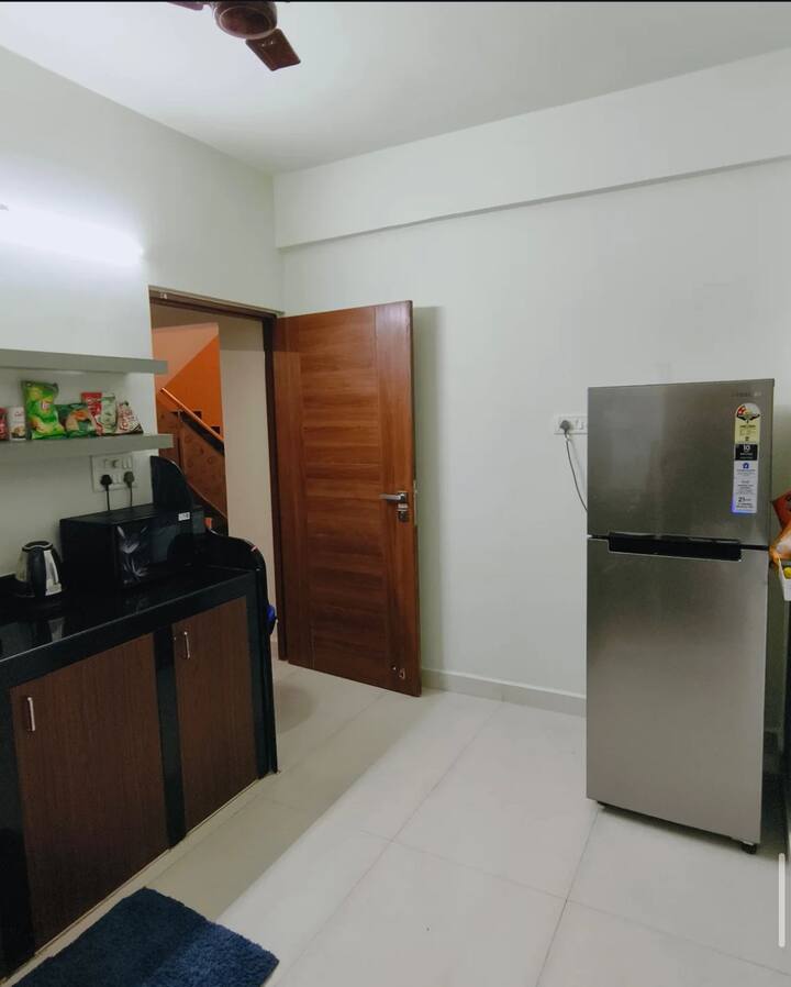 Full kitchen image 1