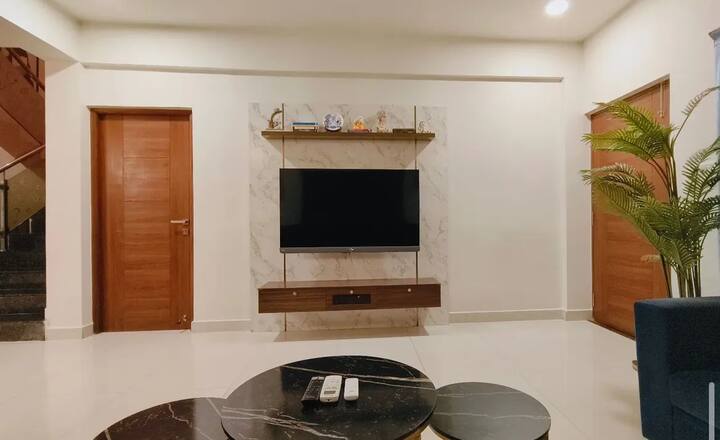 Living room image 2