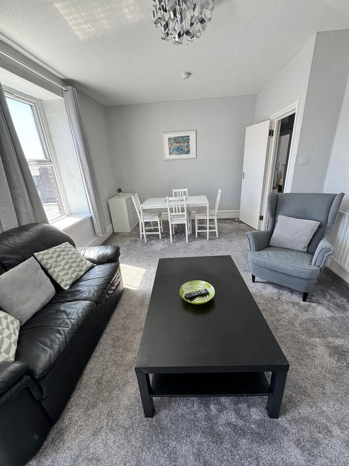 Spacious 2 Bed Apartment In The Centre Of Penarth - Cardiff