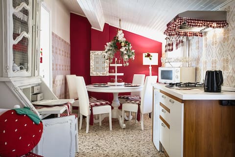 Annuncio Airbnb popolare: Three-room apartment for 4 people in the center of Lazise a Lazise