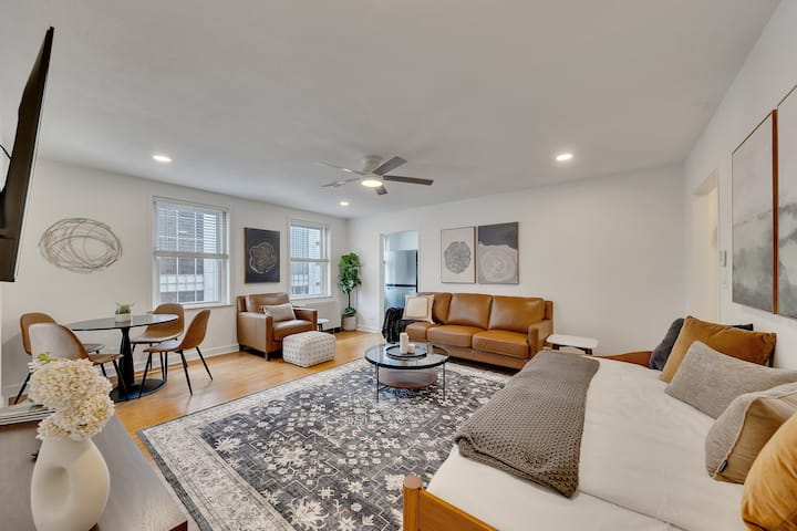 High-rise 1br Condo W/ Balcony - Atlanta, GA
