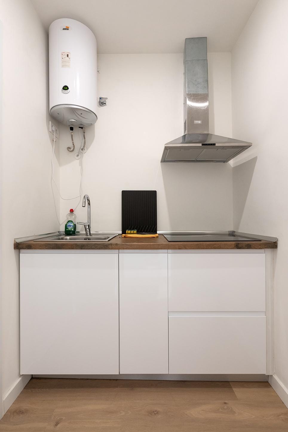 Top performing Airbnb: Catalan apartment in El Raval