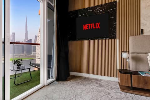 Top Airbnb: Luxury Burj Khalifa and Lake view in Dubai