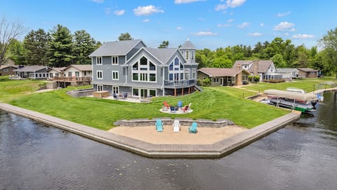 Lighthouse at Castle Rock Lake