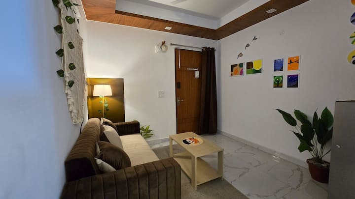 Lighthouse | 1 Bhk Saket | Private | Boho | Calm - 델리