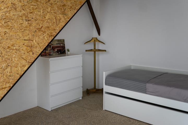 საძინებელი 4