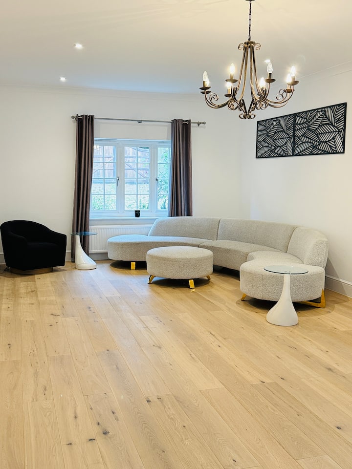 Luxury Ascot Indoor Heated Pool & Wellness Spa - Thorpe Park Resort