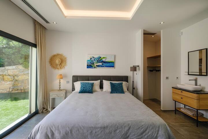 Habitación con vistas a la piscina