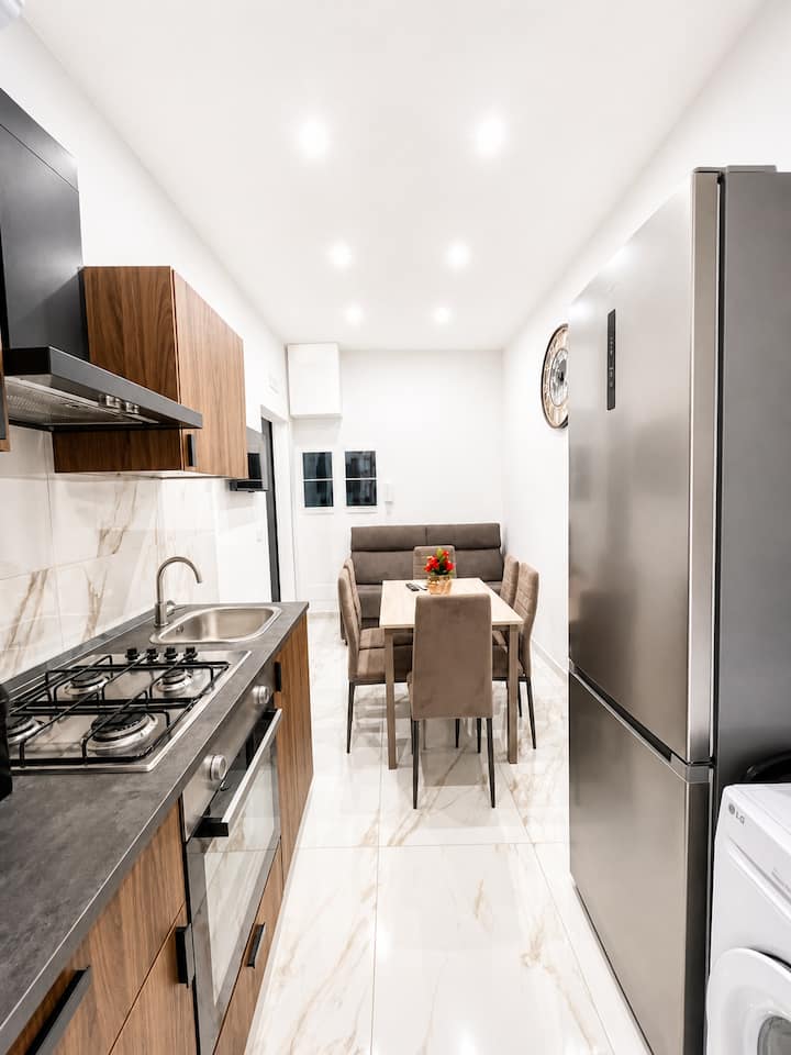 Elegant Apartment In City Center • 4 Ensuite Rooms - Napoli