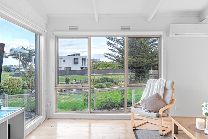 Sandy Toes & Salty Kisses - Apollo Bay