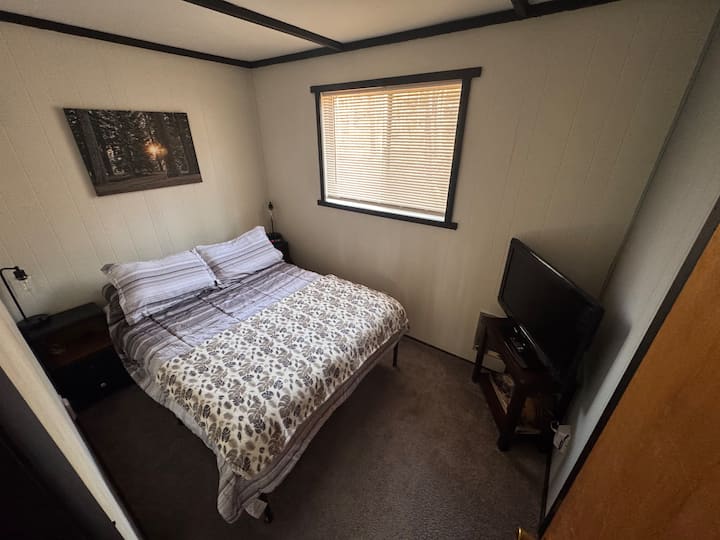 Krevat me përmasa të plota
Televizor me shkop zjarri në Amazon 