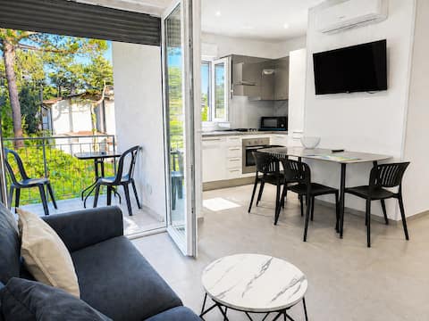 Modern apartment+parking