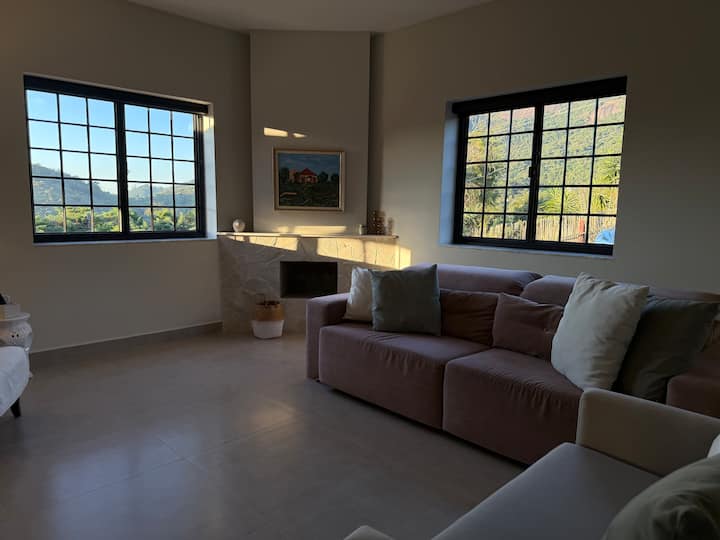 Fogueira, Piscina E Vista Para Pedra | Casa Colina - Brazil