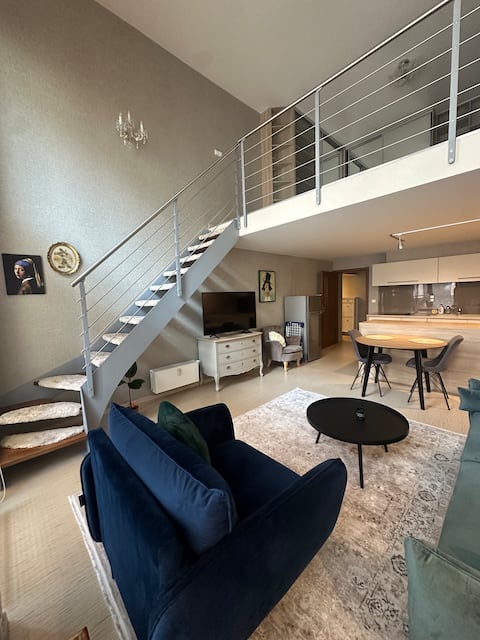 Popular Airbnb listing: Loft apartment with balcony in Libeň