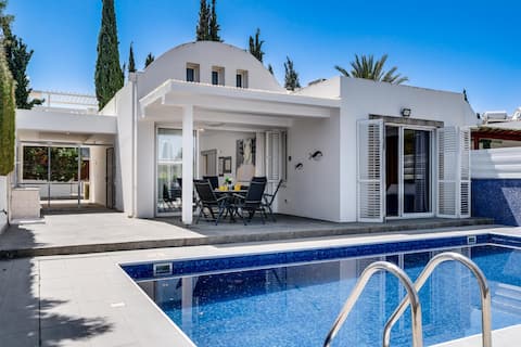 Villa Zina by Ezoria Villas