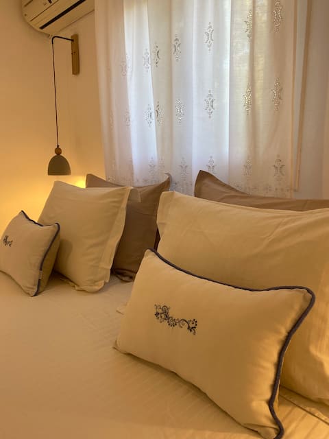 Top performing Airbnb: Cycladic nest in Δήμος Αντιπάρου