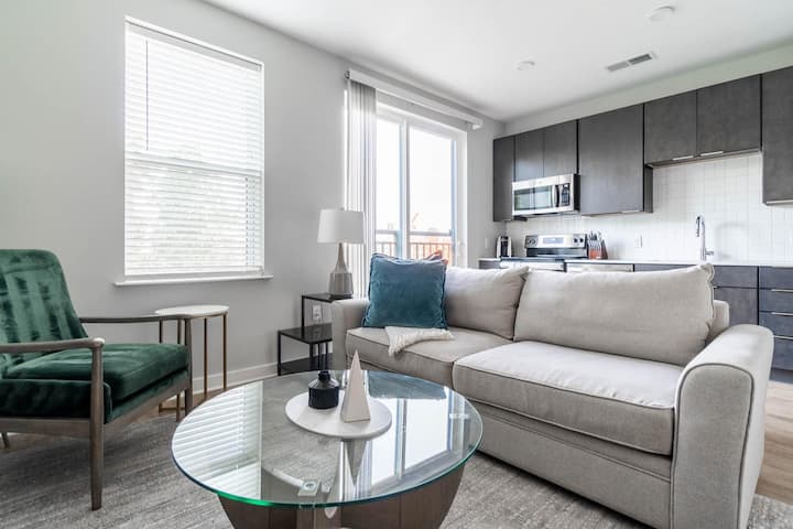 Landing | Amazing Studio, Gym, Pool - Durham, NC